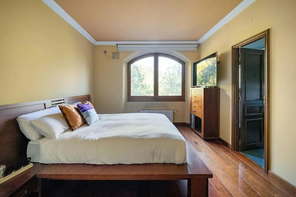 Exclusiva Casa De Lujo Con Piscinas Y Amplio Jardin En Zona Tranquila Villa Girona 0*,  Spain