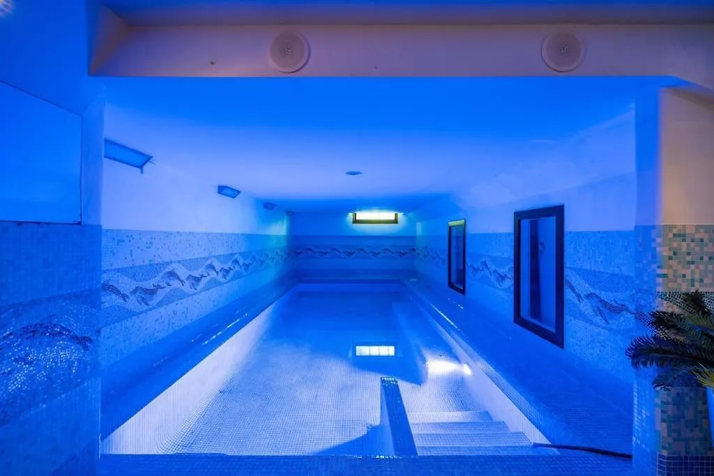 Exclusiva Casa De Lujo Con Piscinas Y Amplio Jardin En Zona Tranquila Villa Girona