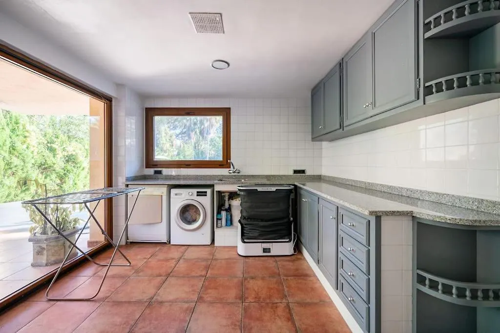 Exclusiva Casa De Lujo Con Piscinas Y Amplio Jardin En Zona Tranquila Villa Girona Spain