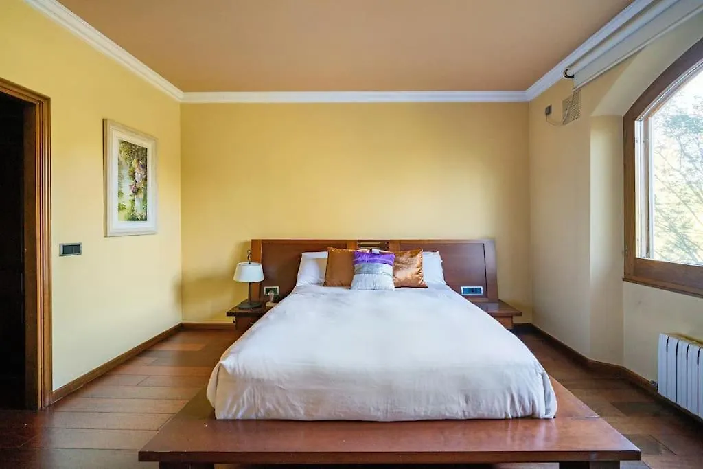 Exclusiva Casa De Lujo Con Piscinas Y Amplio Jardin En Zona Tranquila Villa Girona
