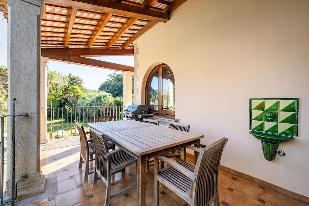 Exclusiva Casa De Lujo Con Piscinas Y Amplio Jardin En Zona Tranquila Villa Girona Spain