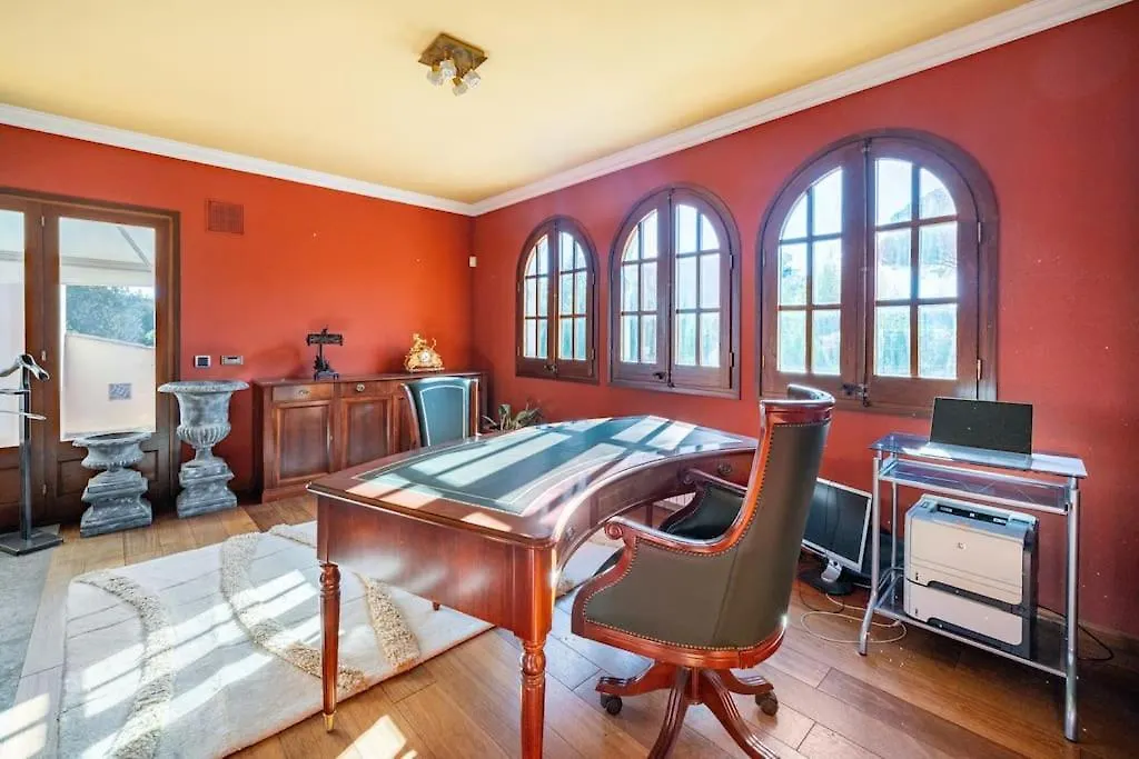 Exclusiva Casa De Lujo Con Piscinas Y Amplio Jardin En Zona Tranquila Villa Girona