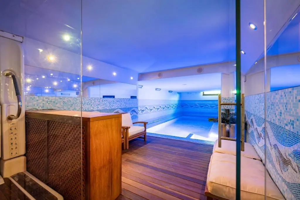 Exclusiva Casa De Lujo Con Piscinas Y Amplio Jardin En Zona Tranquila Villa Girona Spain