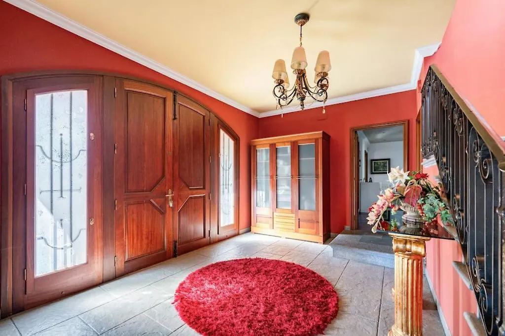 Exclusiva Casa De Lujo Con Piscinas Y Amplio Jardin En Zona Tranquila Villa Girona